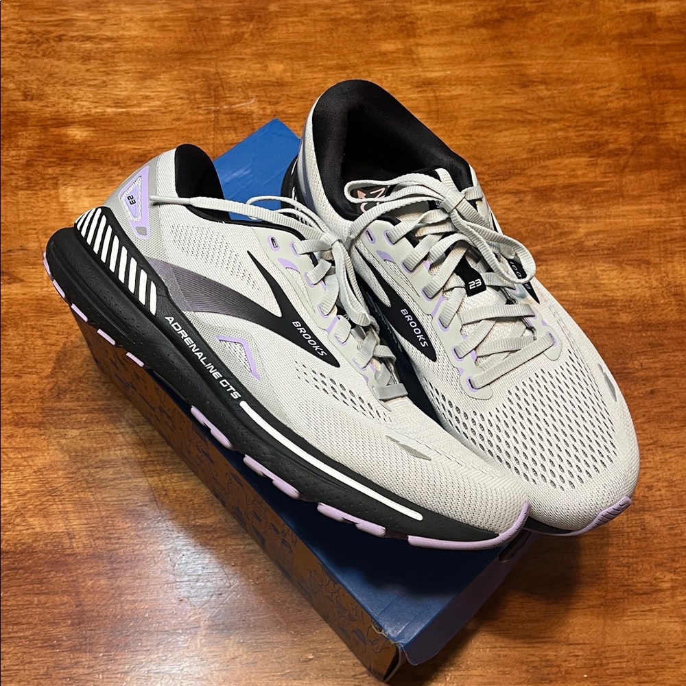Brooks Adrenaline GTS 23